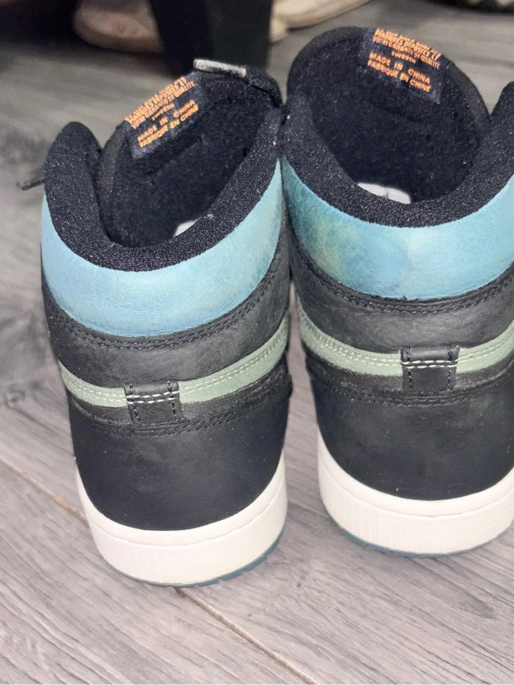 Jordan Men's Air Jordan 1 High in Teal/Olive/Black